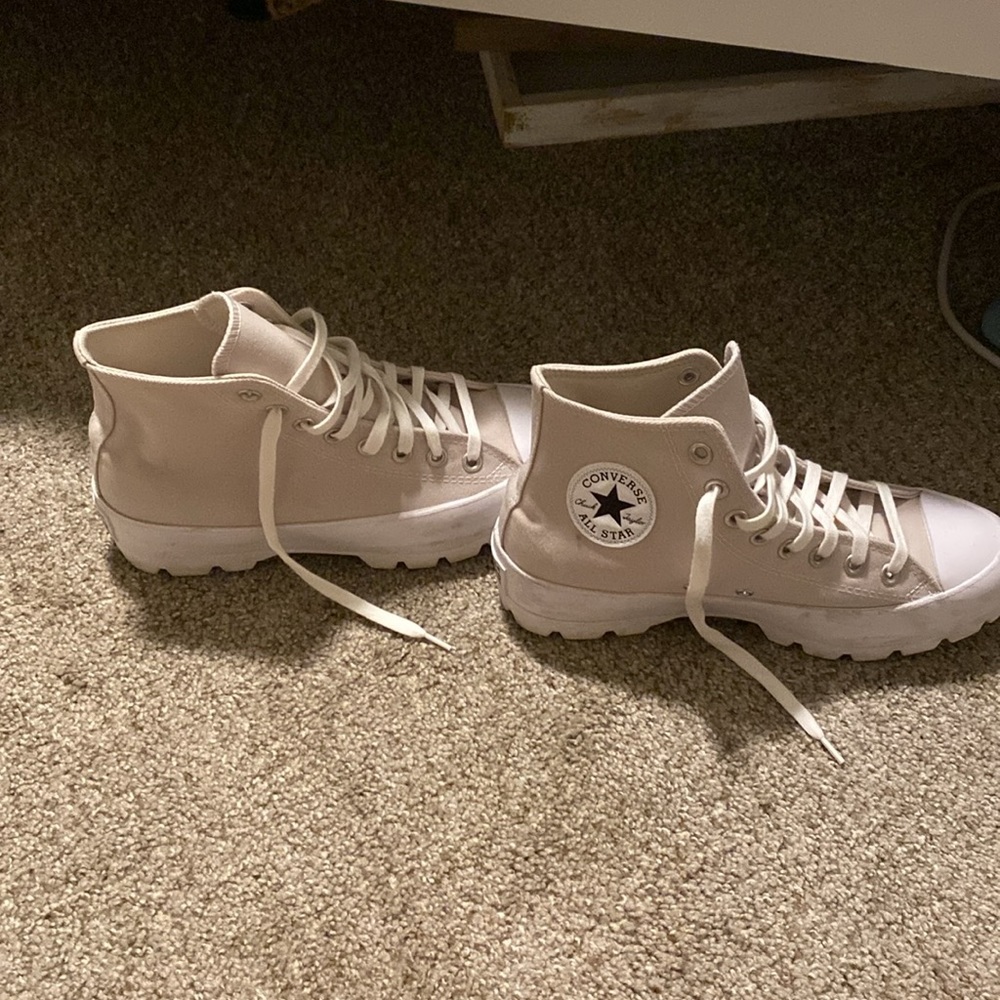 Tan converse - Picture 4 of 4
